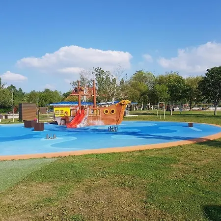 Zsofi Apartman Apartment *