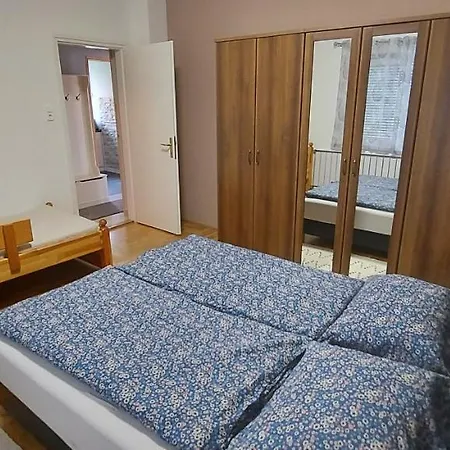 Zsofi Apartman Apartment